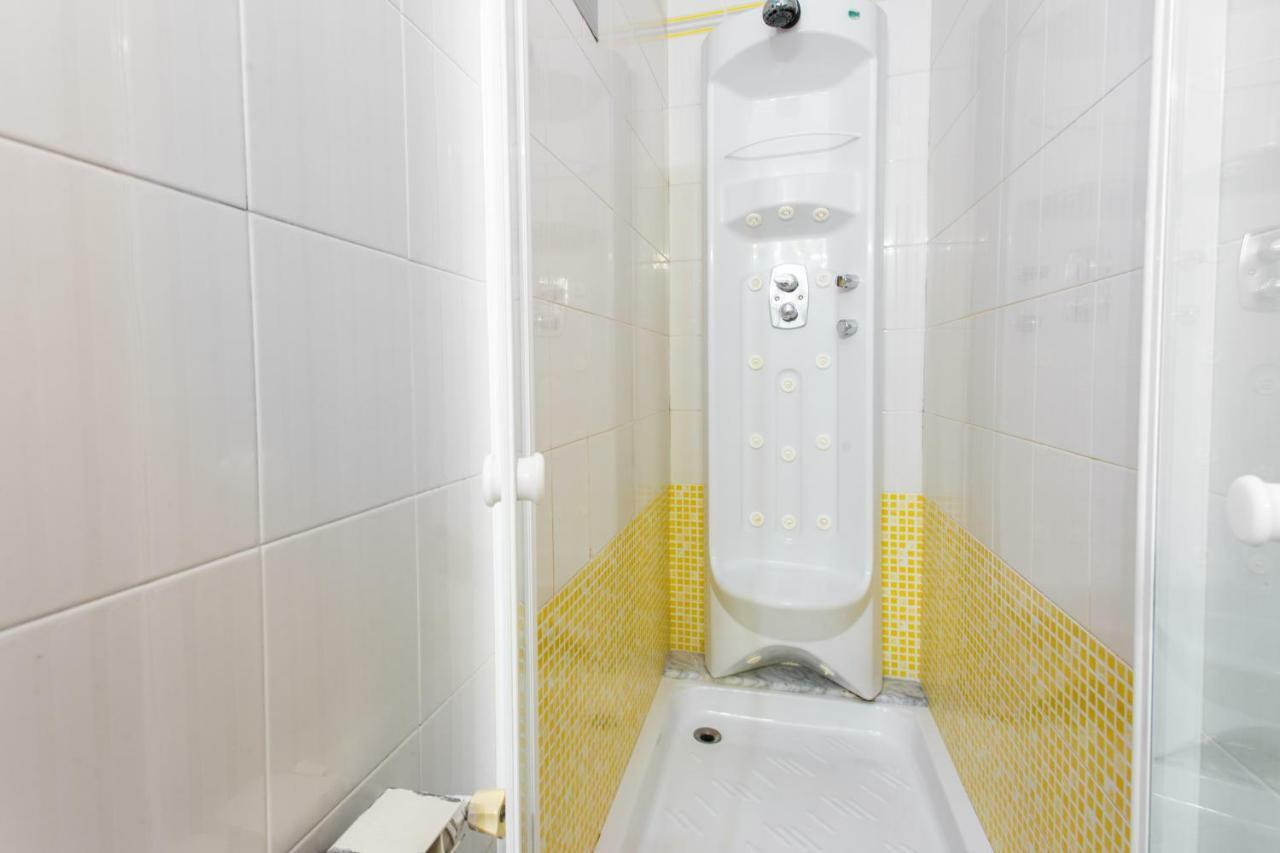 Friendly Rentals Rambla Flower Barcellona Esterno foto